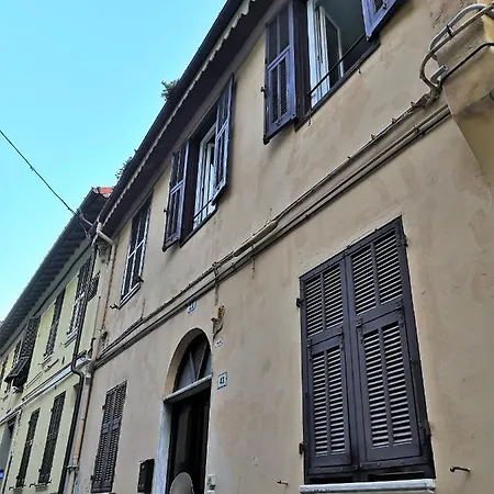 43 Strada Borgo * סנרמו